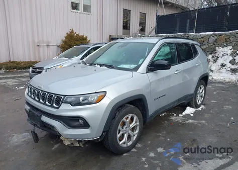 2024 Jeep Compass Latitude 4X4 from USA, damaged, VIN 3C4NJDBN6RT107198